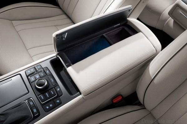 Hyundai-Genesis-16