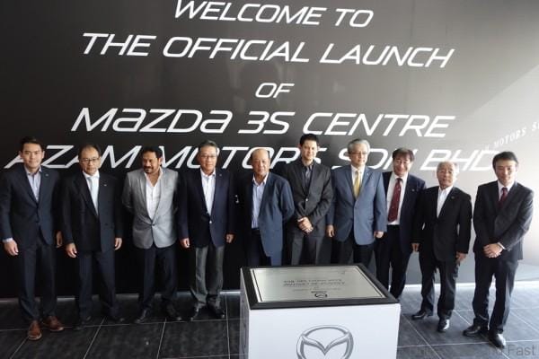Mazda-Azam-02