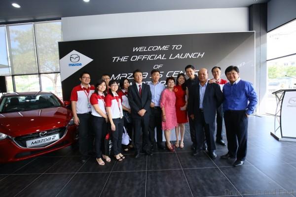 Mazda-Azam-10