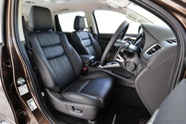 Mitsubishi Pajero Sport14