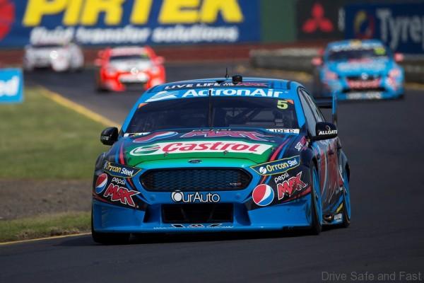 V8 SUPERCAR CHAMPIONSHIP SANDOWN
