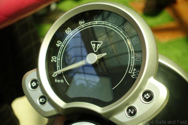 Triumph-StreetTwin-5