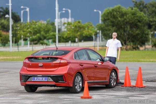 hyundai-ioniq-12