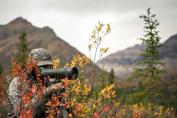 APO Televid 82 Kit w/25-50x eyepiece 40124 - 1 Shot Guns