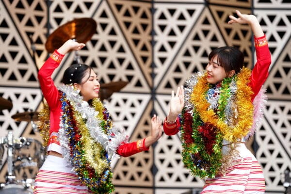 ミャンマー多民族祭り