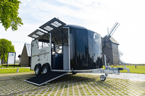 Van Cheval Liberté – Maxi 4 Noir en oblique