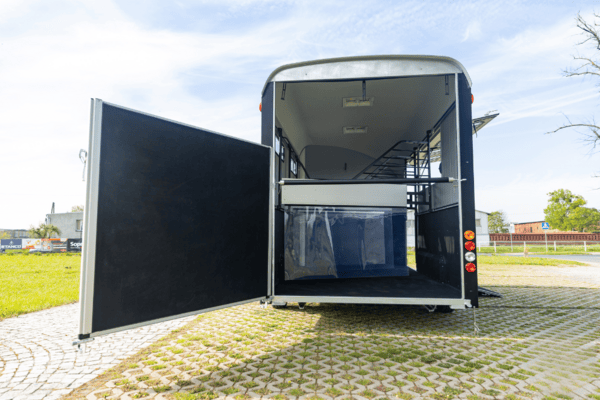 Van Cheval Liberté – Maxi 4 Noir en oblique – Image 4