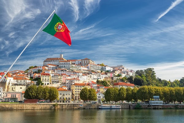 O QUE SIGNIFICA MOÇO EM PORTUGAL: GÍRIAS E EXPRESSÕES