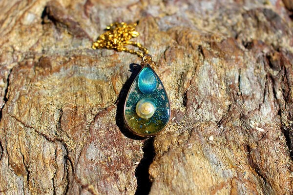 Pendentif "Goutte océan" - bijoux galatée merveilles - pendentif de sirène - bijoux de sirène - bijoux coquillage - bijoux fantaisies - colliers de sirène