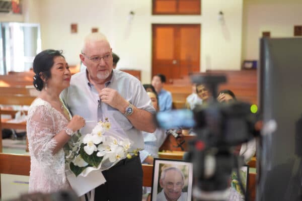 Bride groom zom metting tv