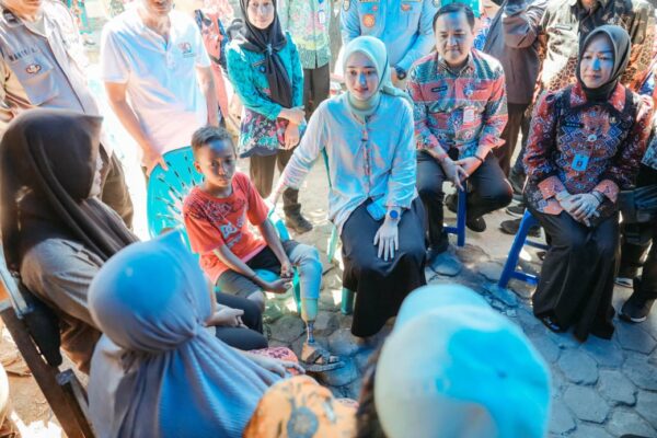 Jelang MPLS, Wagub Lampung Jihan Nurlela Tinjau Rumah Calon Siswa Sekolah Rakyat dan Pastikan Kesiapan Berasrama