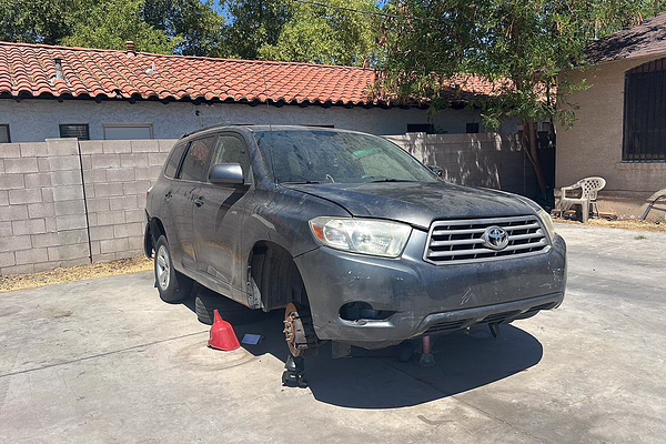 Abandoned vehicle removal service in Biltmore, AZ