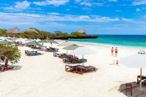 7-Day Kenya Safari and Beach Holiday 7-Day Kenya Safari and Beach Holiday