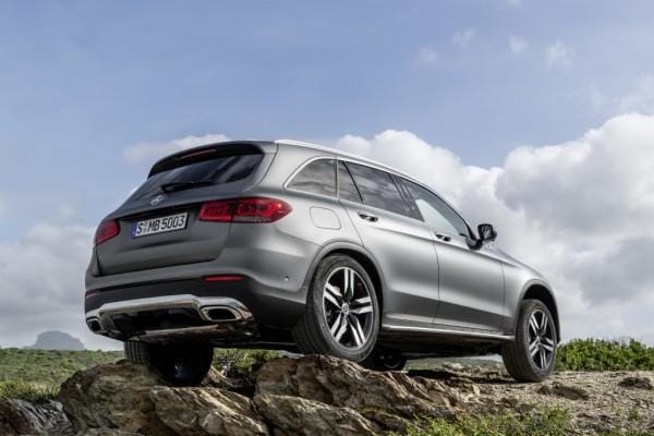 Facelift Mercedes-Benz GLC off-roading