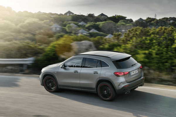 Mercedes-Benz GLA In motion