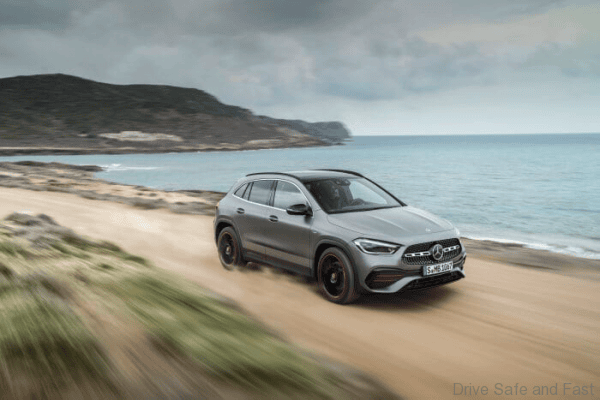 Mercedes-Benz GLA In motion