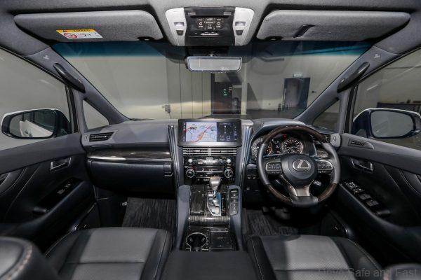 2021 Lexus LM 350 cockpit