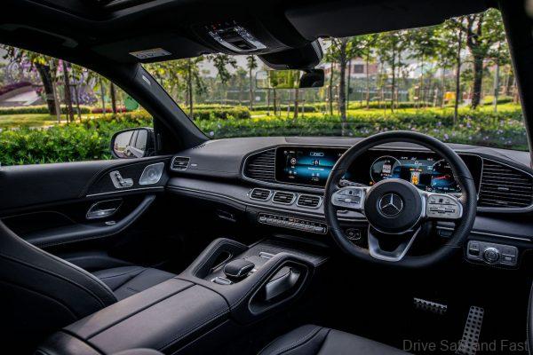 Mercedes-Benz GLE 450 4MATIC AMG Line dashboard