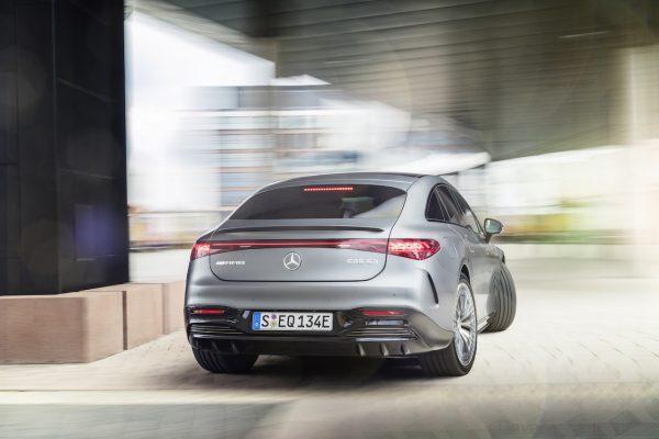 Mercedes-AMG EQS 53 4MATIC+ (combined electrical consumption (WLTP*): 23,9 - 21,5 kWh/100 km, combined CO2 emissions: 0 g/km); exterior: selenite grey magno, AMG night package, 53.3 cm (21-inch) AMG cross-spoke light-alloy wheels; interior: exclusive leather nappa space gey/black