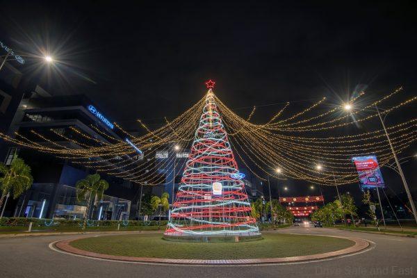 sime darby motors city christmas decor
