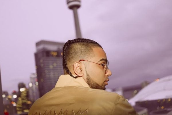 #FirstListen: Mobi Mawla - "No Handouts"