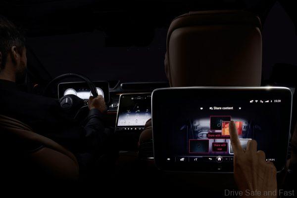 2021 Mercedes Benz S-Class MBUX Screen