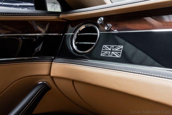 Bentley Flying Spur_dashboard panel