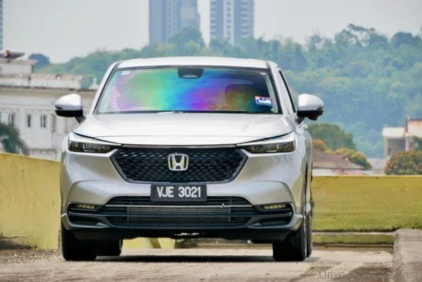 Honda HR-V Turbo from the front