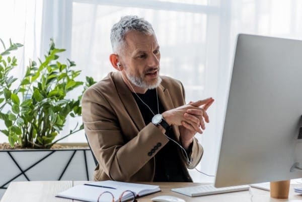 online male mediator