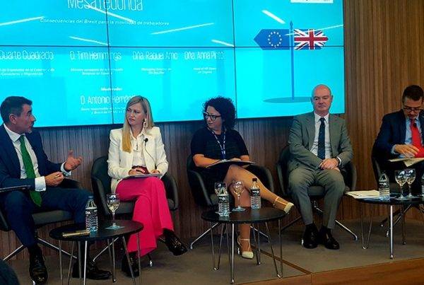 Gil stauffer | mudanzas a uk , raquel amo interviene en la mesa redonda de kpmg sobre brexit y movilidad