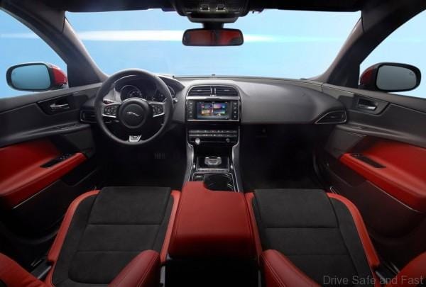 Jaguar-XE_S_4