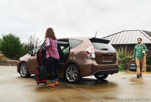 toyota-prius-v-2015_9