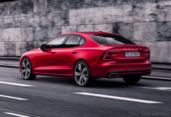 Volvo S60 T8 red