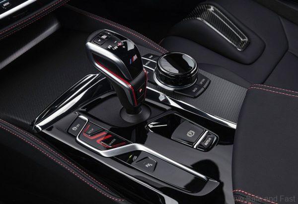 BMW M5 CS_new gear shifter