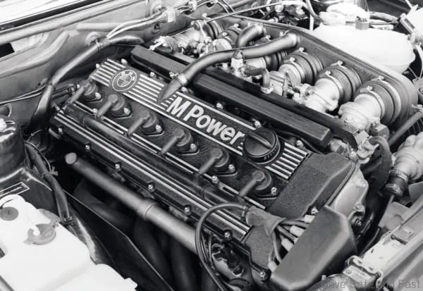 BMW-M5-E28a