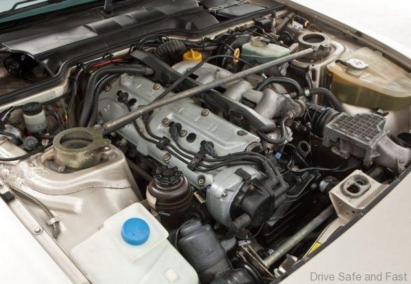 Porsche 944 engine