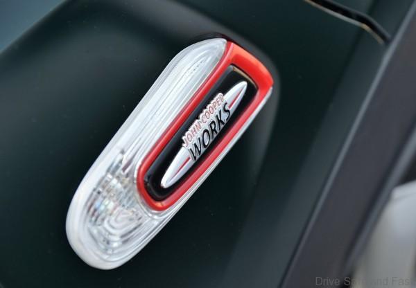 Mini-John_Cooper_Works_2015_1280x960_wallpaper_c2