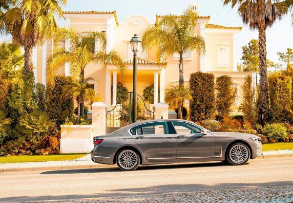 2020 BMW 740Le Hybrid side view