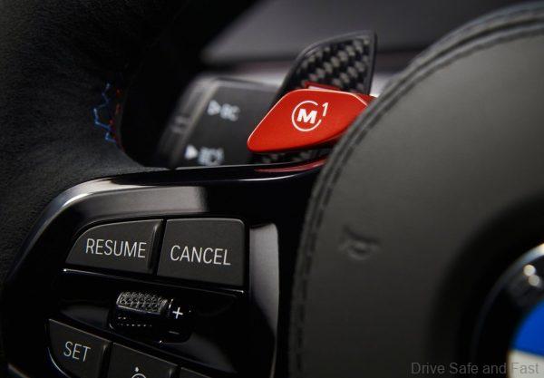 BMW M5 CS_steering wheel control