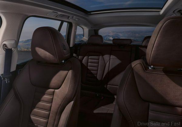 BMW iX3 EV_seats