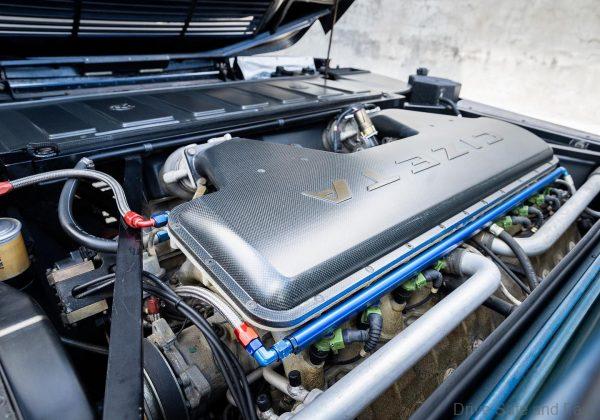 Cizeta V16T engine bay