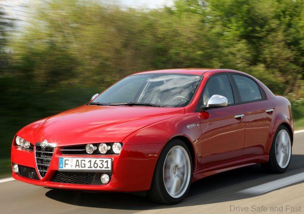 Alfa Romeo 159 2.2 JTS side moving shot