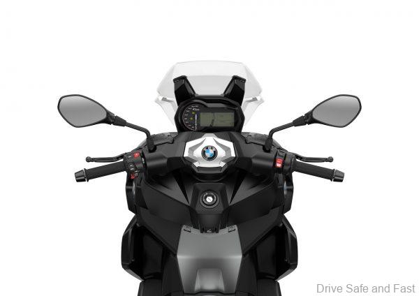 BMW C300 X front instrument panel