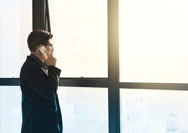 Telefono aziendale sotto controllo: Come scoprirlo?