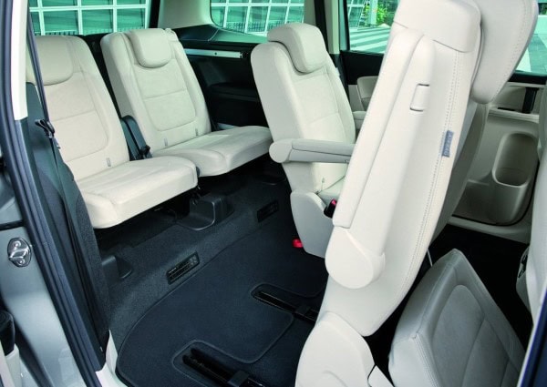 Volkswagen-Sharan_2011_1024x768_wallpaper_1e
