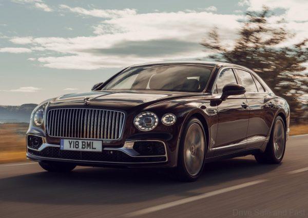 Bentley Flying Spur_driving shot