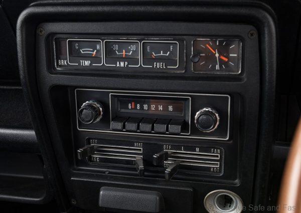 Mazda RX-3_radio
