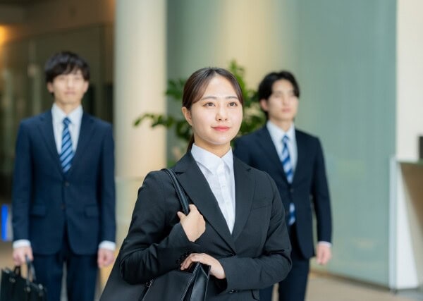 歩く就活生