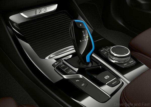 BMW iX3 EV_gearshifter