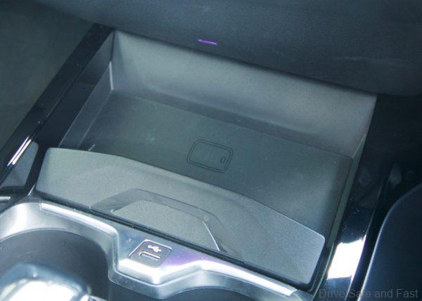 BMW 2 Series 218i Gran Coupé Wireless Qi charger